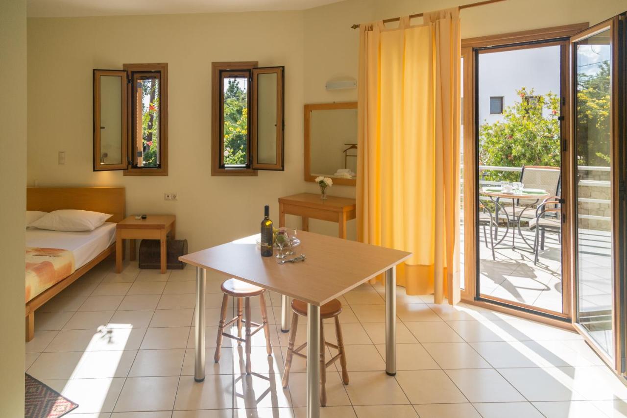 Eleni Suites Methoni מראה חיצוני תמונה
